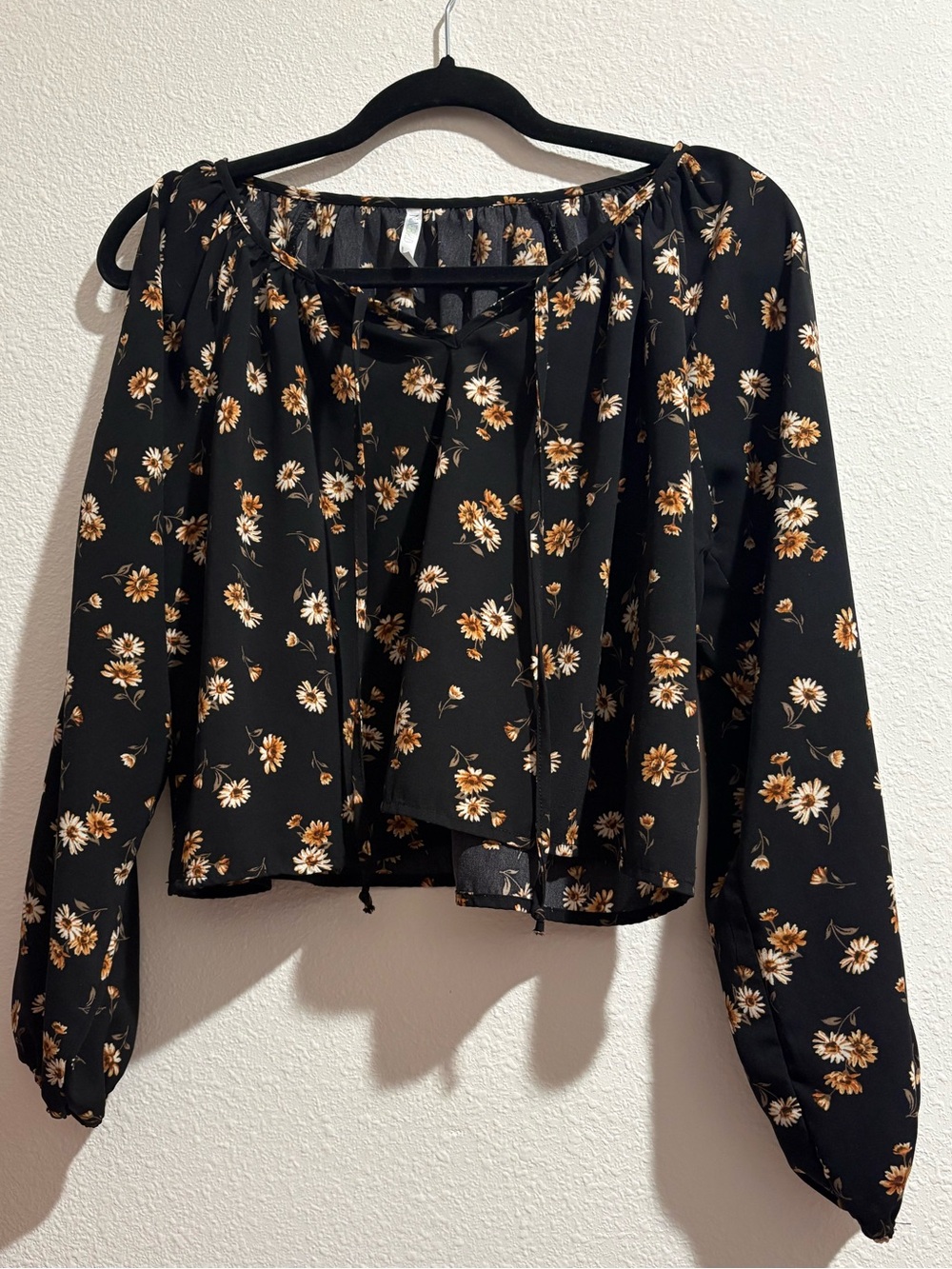 Boho cropped blouse size S Black Floral cold- Shoulder Blouse